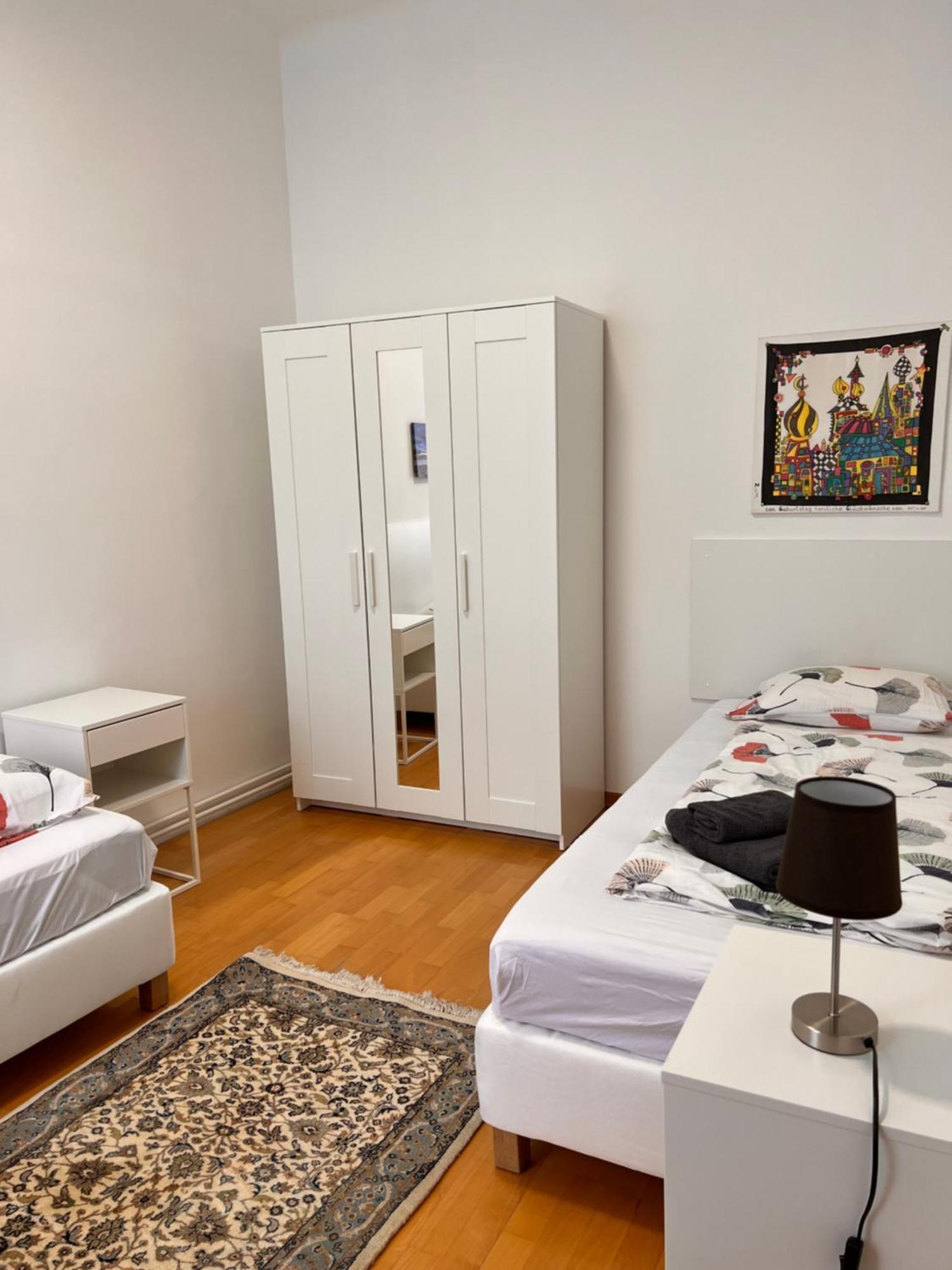 & Near Reumannplatz Appartement *